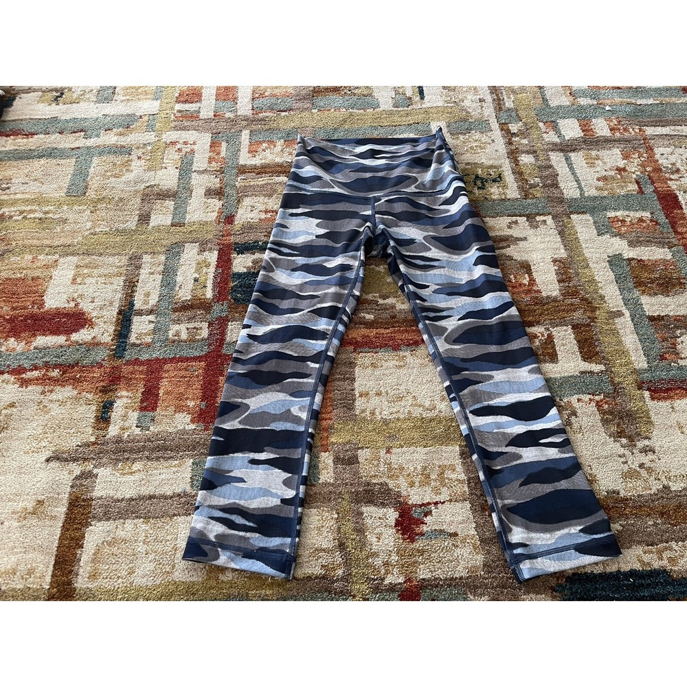 Lulelemon Camouflage Capri Athletic Workout Pants Women's